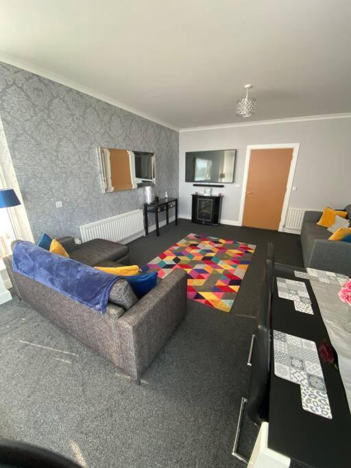 3 Bedroom Penthouse Apartment In לארן מראה חיצוני תמונה